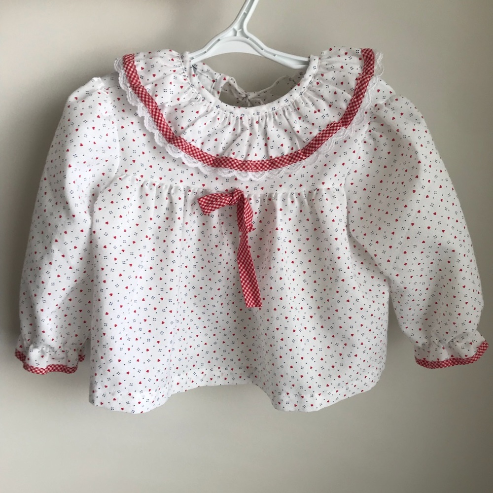 🌟3/$25 SALE🌟Vintage Polka Dot/Hearts Blouse -24M
